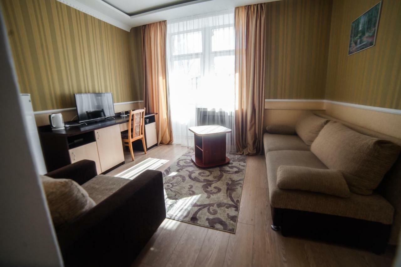 Dvina Hotel Polatsk Exterior photo